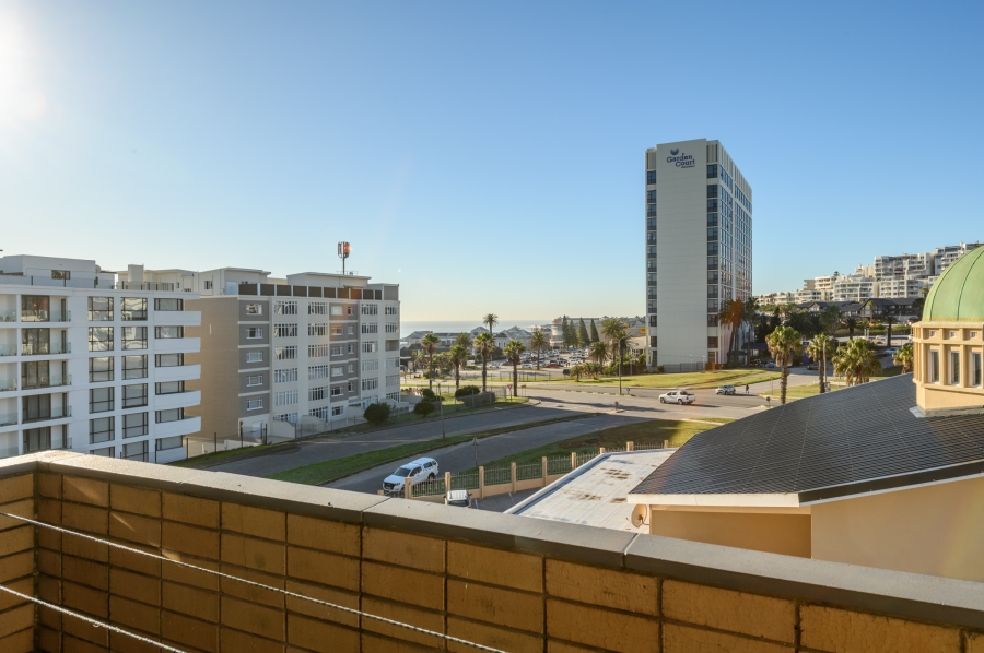 2 Bedroom Property for Sale in Humewood Eastern Cape